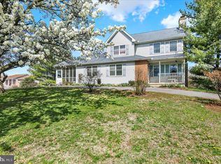 16 Linden Dr, Hamburg, PA 19526