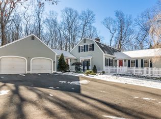 14 Hilltop Rd, Bethany, CT 06524