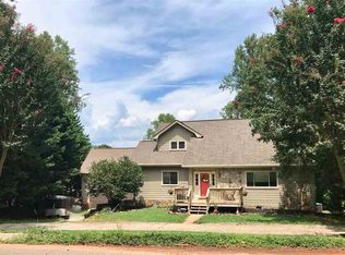 30 Country Club Dr, Greer, SC 29651