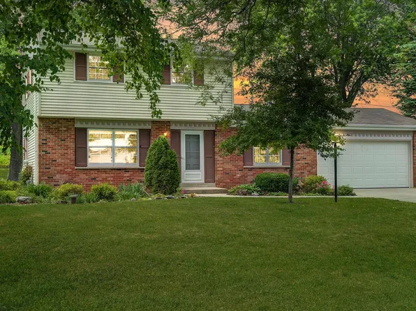1527 Green Valley ROAD, Grafton, WI 53024