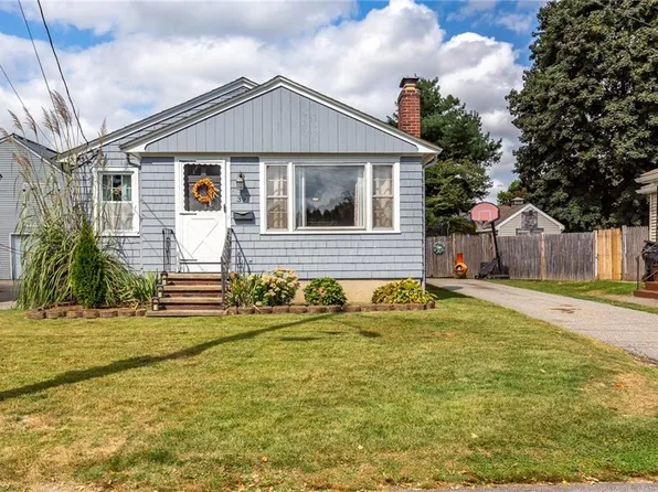 39 Butler St, Cranston, RI 02920