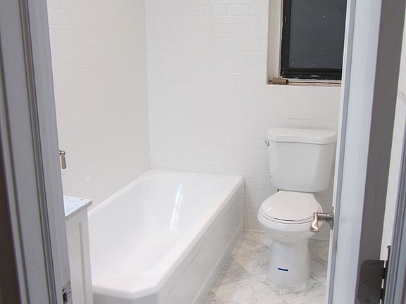 3rd image of 4355 Kissena Blvd APT 2D
