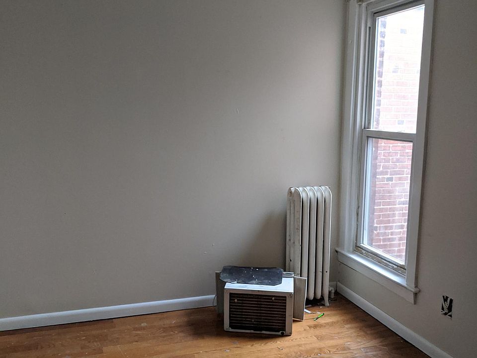 2nd image of 934 Marcella St
