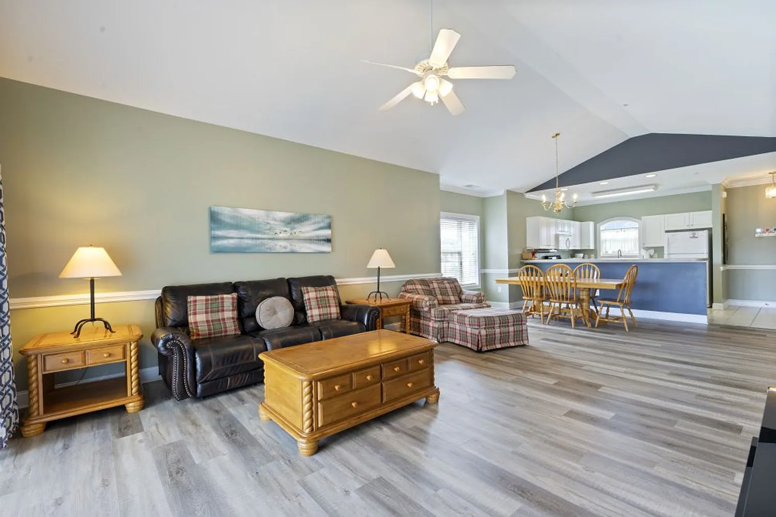 2 bed, 2.0 bath, 1194 sqft, $2,949 — Photo 3