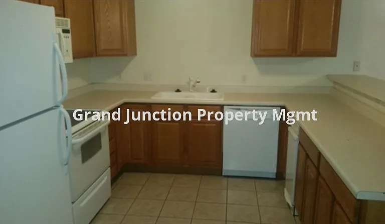 497 Coronado Ct #B — Photo 3