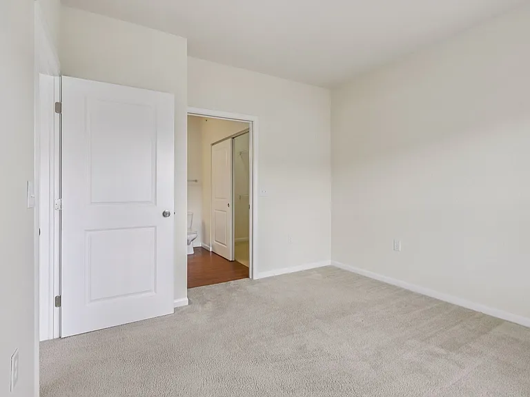 Burkart Crossing Apartments — Photo 33
