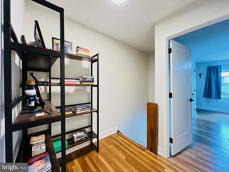 4735 Sheldon St — Photo 33