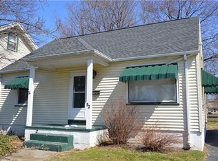 92 Greenlane Dr, Rochester, NY 14609