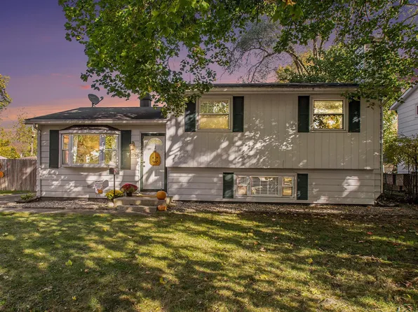 1716 Hass Dr, South Bend, IN 46635
