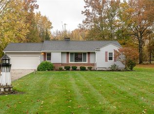 37085 Meadow Ln, Avon, OH 44011