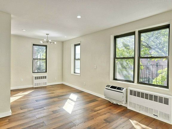 5th image of 665 Thwaites Pl APT 2L