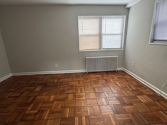 4th image of 1649 Franklin St NE #1