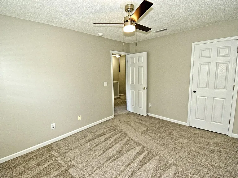 314 Canyon Lake Cir — Photo 21