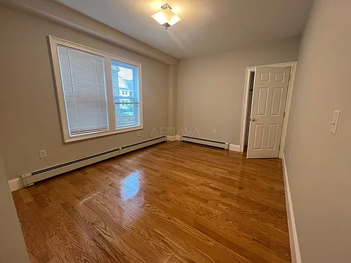 343 Main St #1 Photo 1