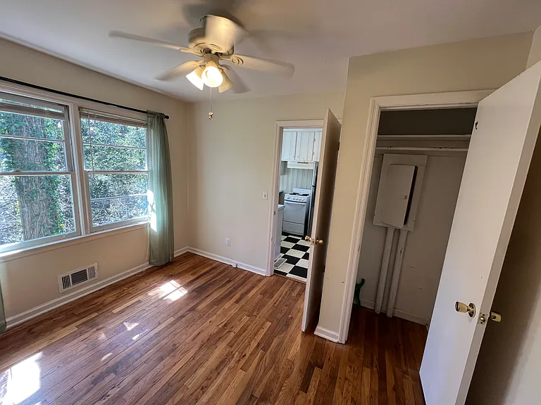 240 Habersham Dr — Photo 19