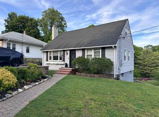 2 Center St, Butler, NJ 07405