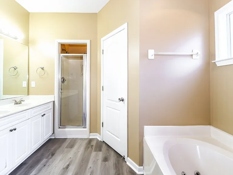 8662 Rogers Park Ave — Photo 13