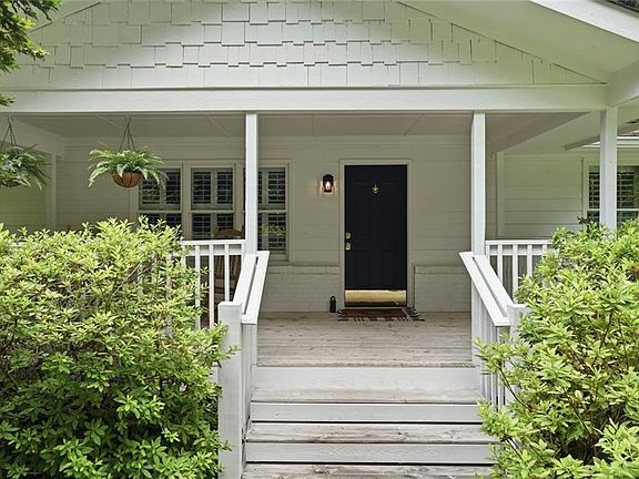 2nd image of 799 Larry Ln