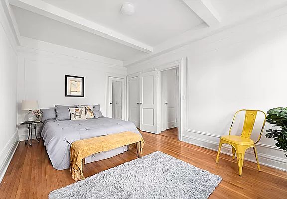 4th image of 215 W 75th St APT 10B