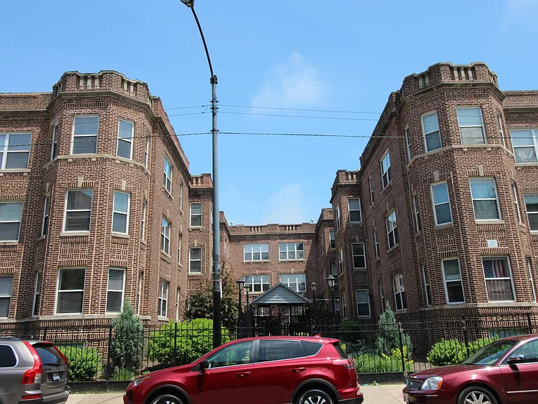 4929-31 N Kedzie Ave — Photo 10
