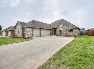 3833 Divine Ave, Harrah, OK 73045