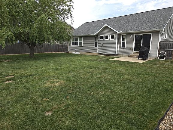 4th image of 380 Oak Park Cir