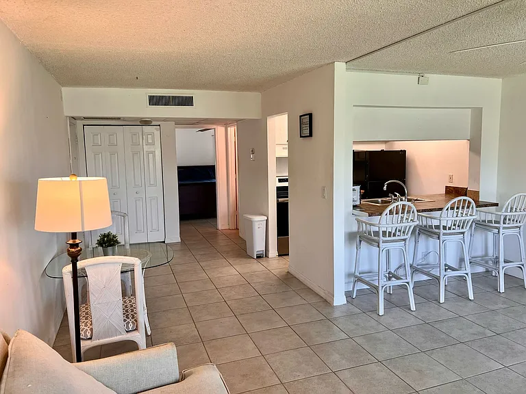 1086 Forest Lakes Dr #305 — Photo 8