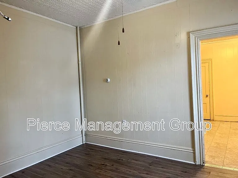421 Hanover St #5 — Photo 6