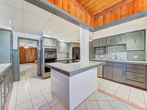 3rd image of 182 Park Ln