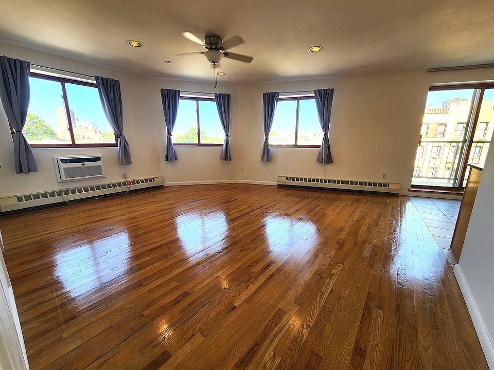 1st image of 11882 Metropolitan Ave APT 6D