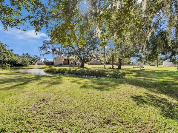 155 Horse Shoe Trl, Angleton, TX 77515