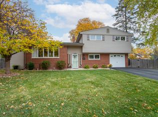 1236 Pfingsten Rd, Glenview, IL 60025