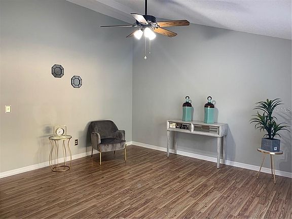 4th image of 9609 Kingsburgh Ct