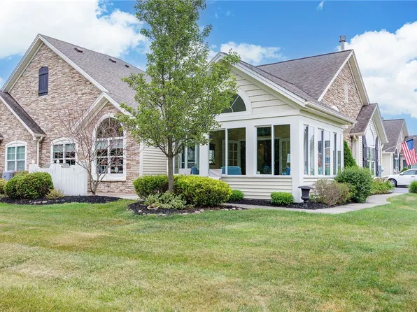 270 Maryview Dr, Webster, NY 14580