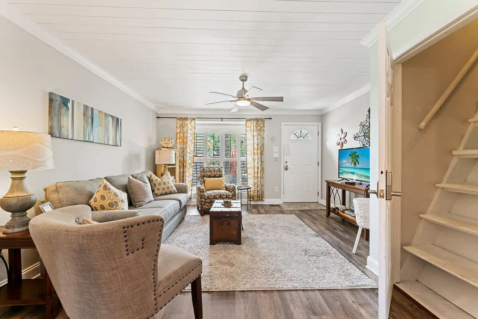 2 bed, 1.0 bath, 495 sqft, $4,112 — Photo 1