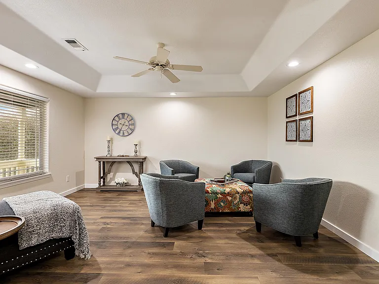 2327 Jeremy St — Photo 46