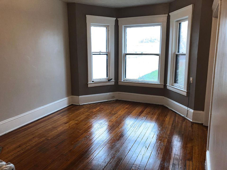 1st image of 1893 W 48th St