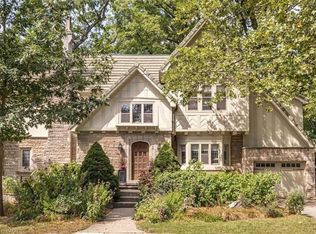 2 Oak Knoll Dr, Hamilton, ON L8S 4C3