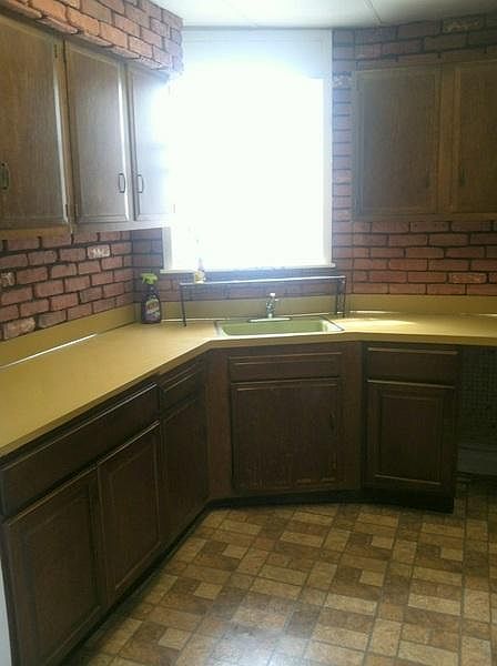 2nd image of 551 E 81st St