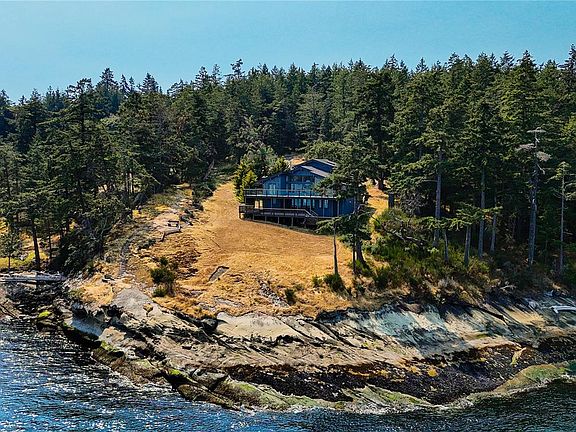 5th image of 379 Mary Ann Point Rd
