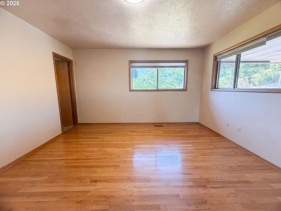 5th image of 3311 NE 145th Ave