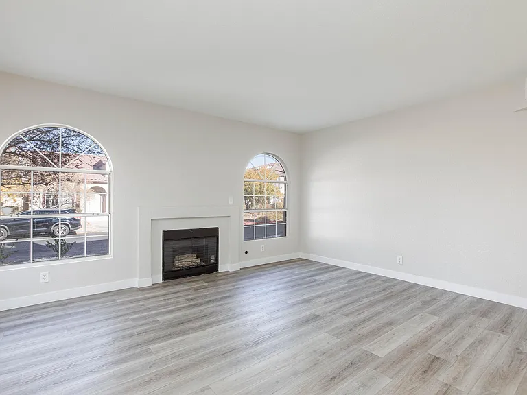 2607 Glen Green Ave — Photo 7