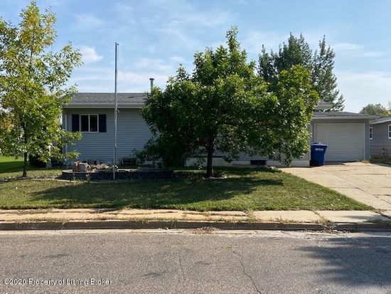 884 Box Ave Dickinson Nd 58601 Mls 20 1196 Zillow