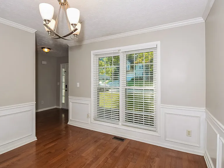 655 Simon Ive Dr — Photo 8