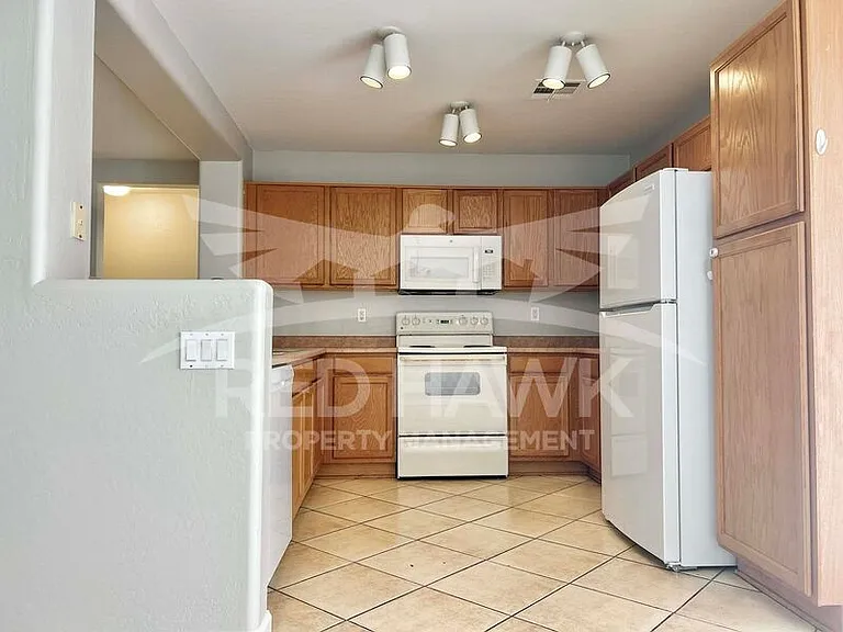 2701 E Bagdad Rd — Photo 8