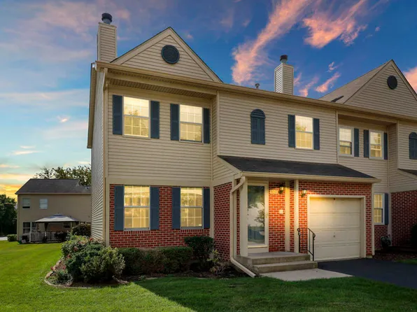 407 Ballard Dr, Algonquin, IL 60102