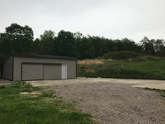 One car detached garage