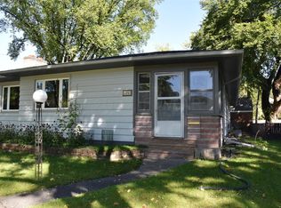 1353 10th Ave S, Fargo, ND 58103