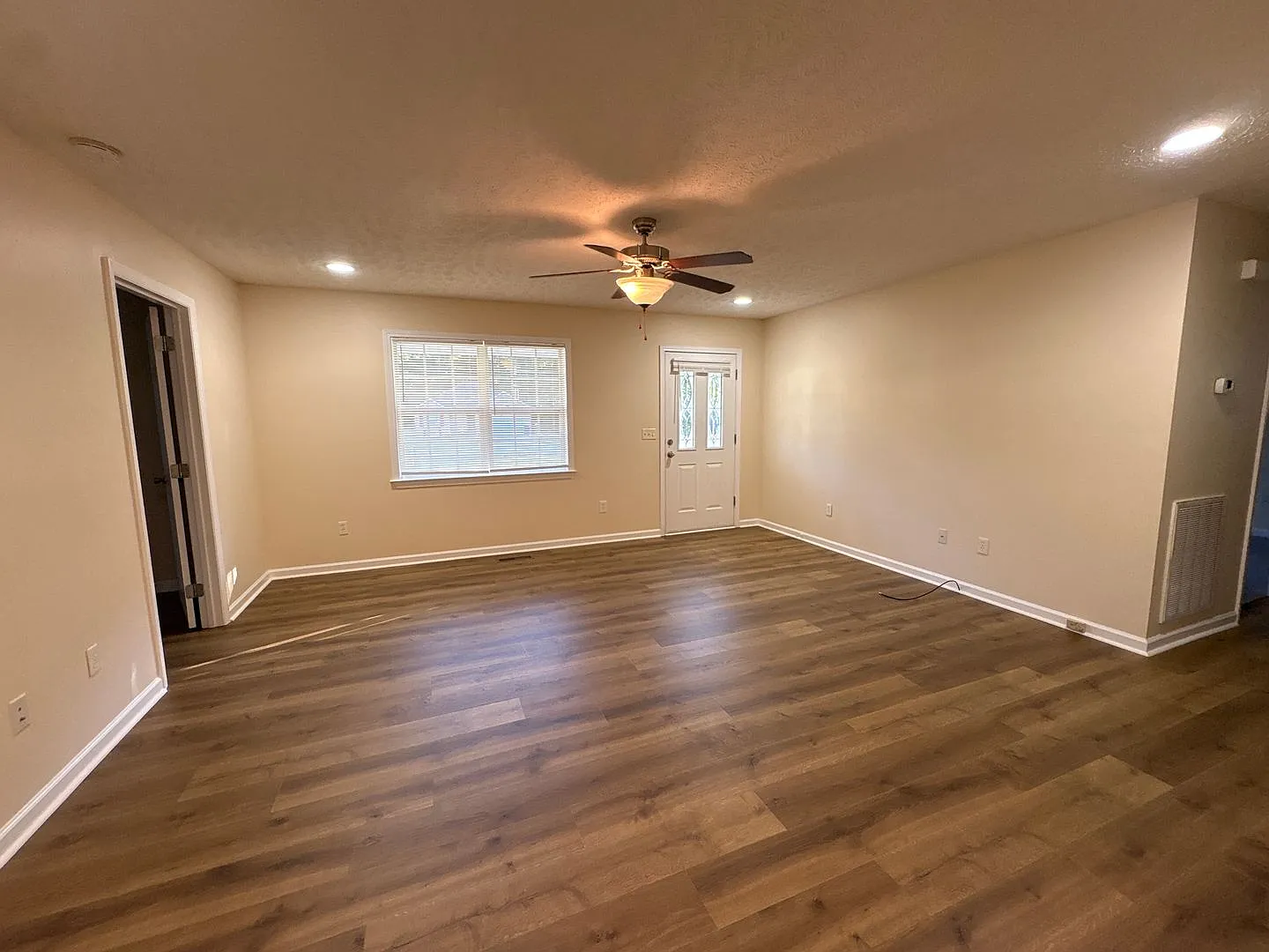 3 Bedroom Home in Convenient Manchester Location... — Photo 3