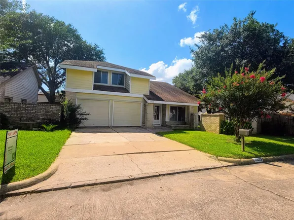 10526 Chapel Hill Dr, Houston, TX 77099